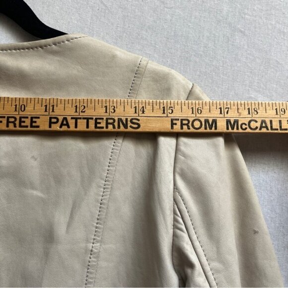 Hinge beige scoop neck zipper leather jacket Sz M - Picture 9 of 15
